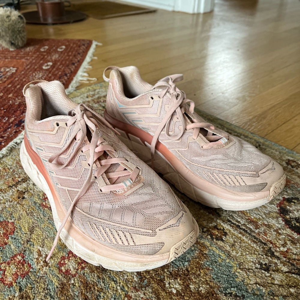Hoka OV Clifton in Dusty Rose Size 10